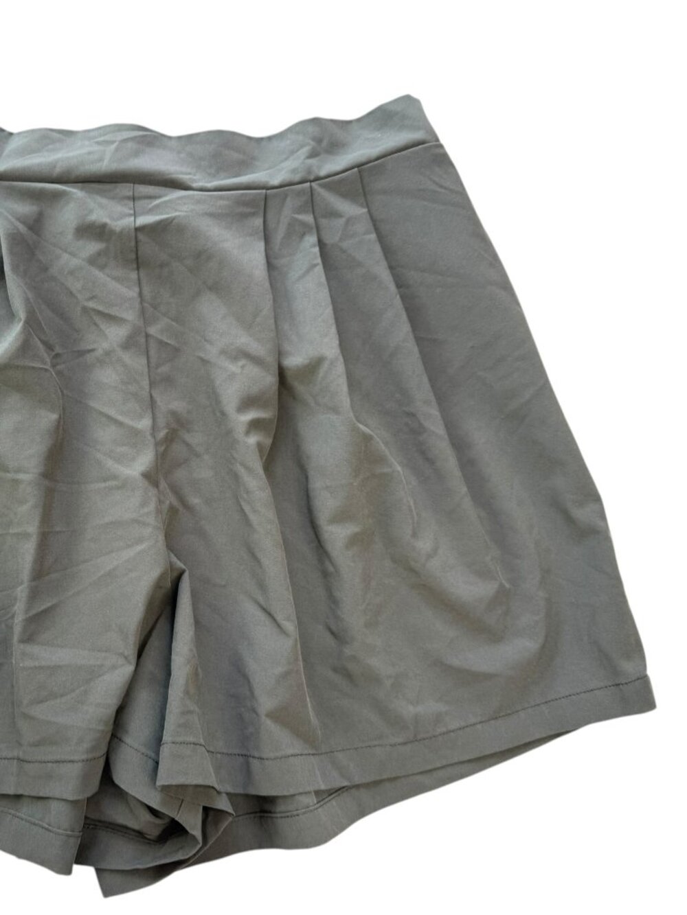 WAYRE Black Shorts, athletic. Long. Size Women's XL.  Black.  Pleated Zip Pocket